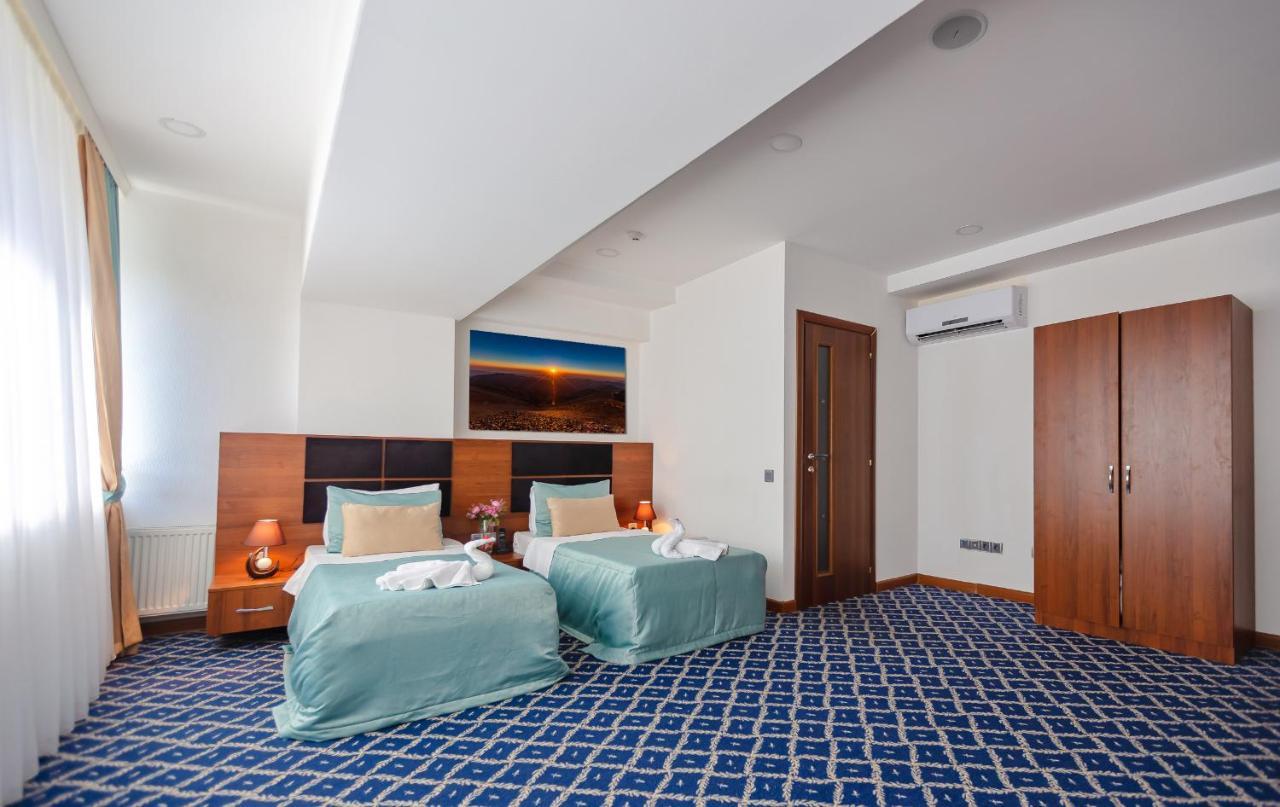 Demir Yol Plaza Hotel Baku Bagian luar foto